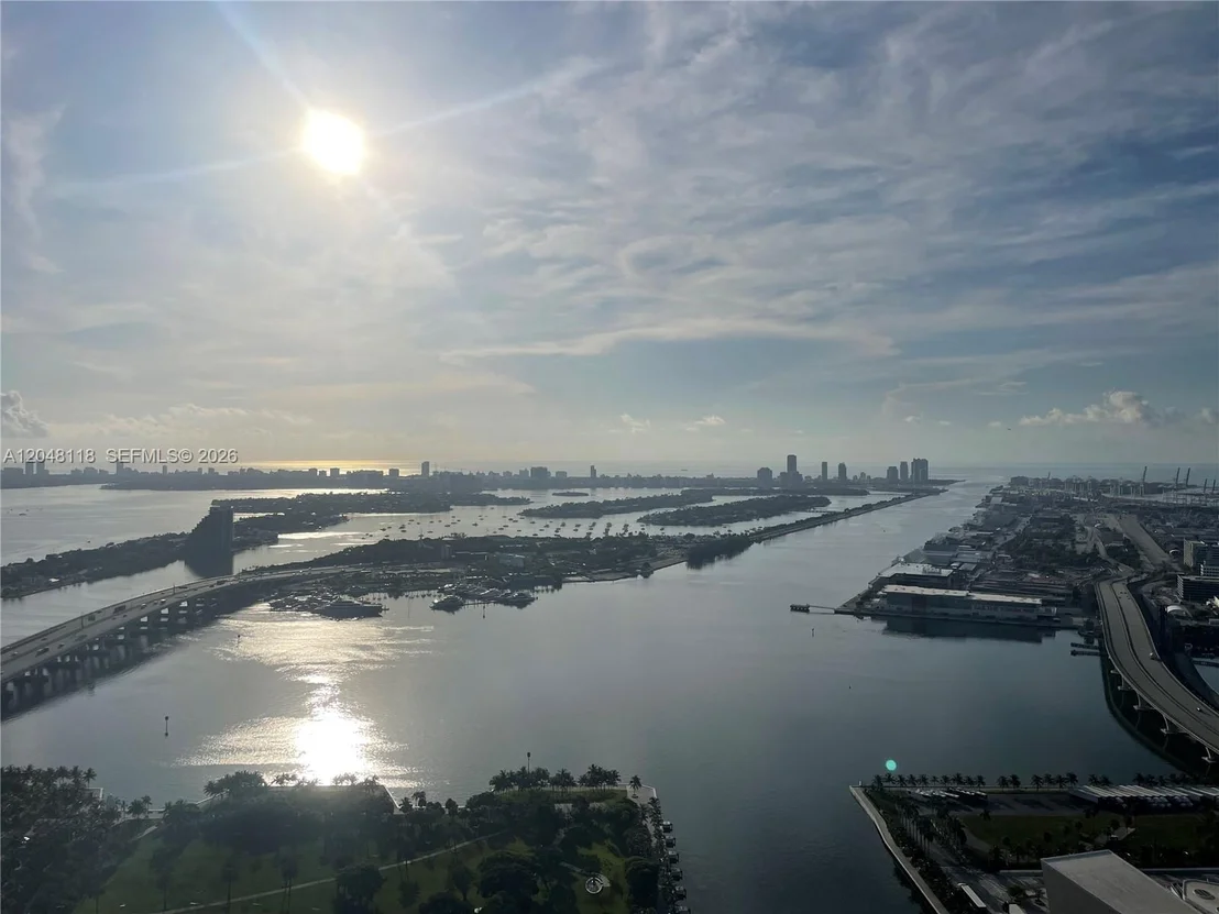 Photo of Unit 5505 at 900 Biscayne Blvd