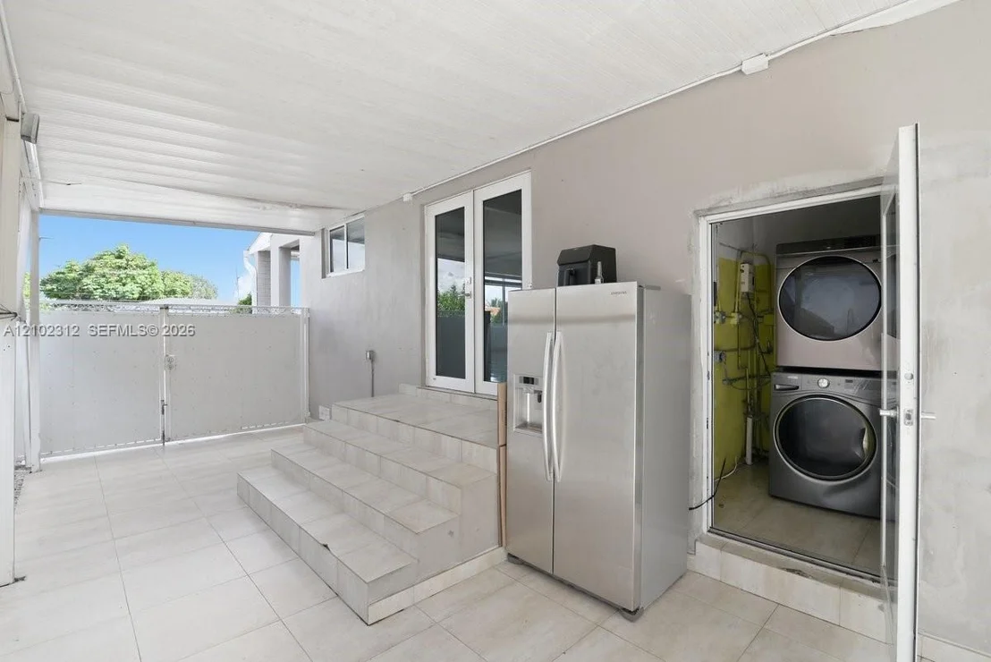 Photo of 120 W 63rd St