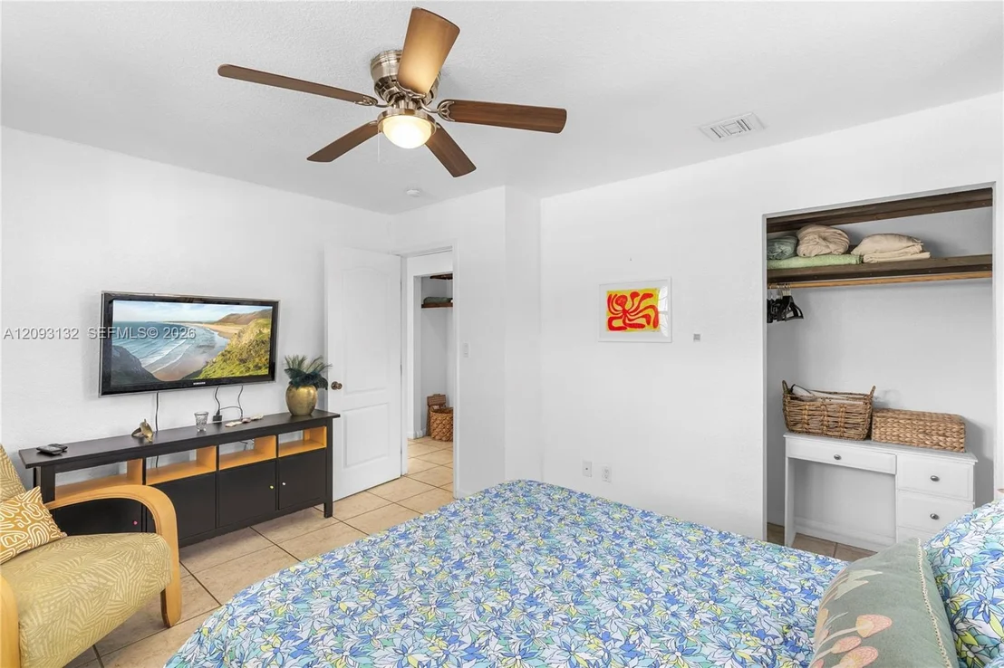 Photo of 809 SE 14th Dr