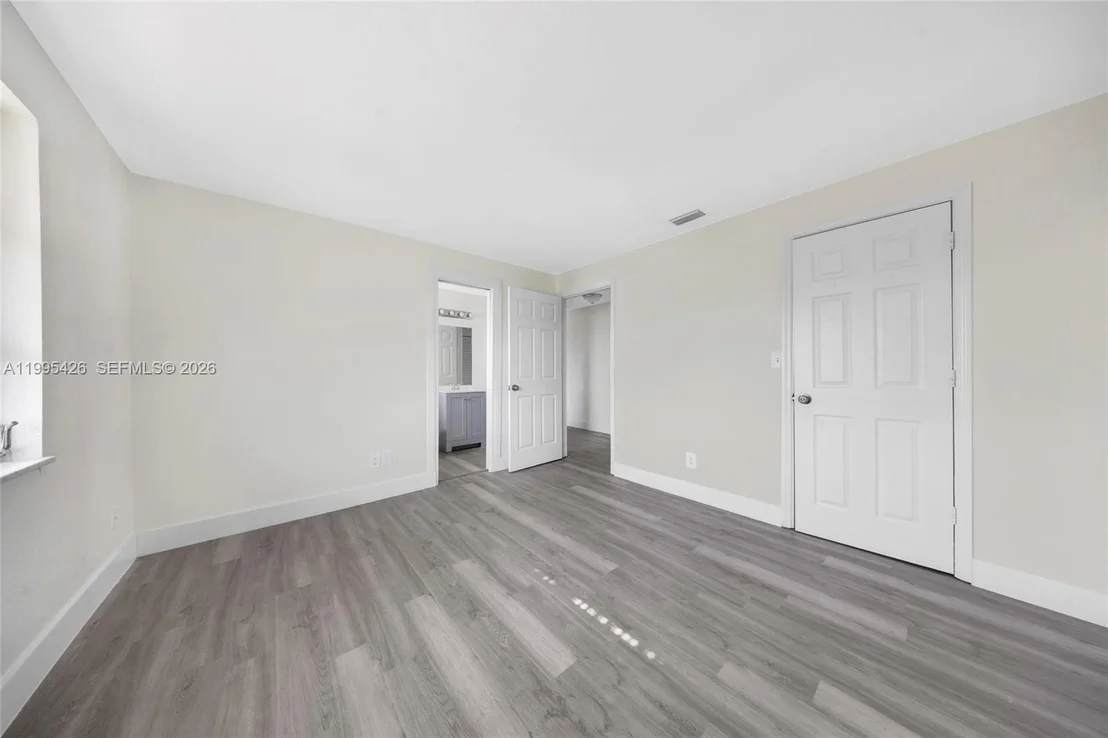 Photo of 2520 NW 2nd Dr