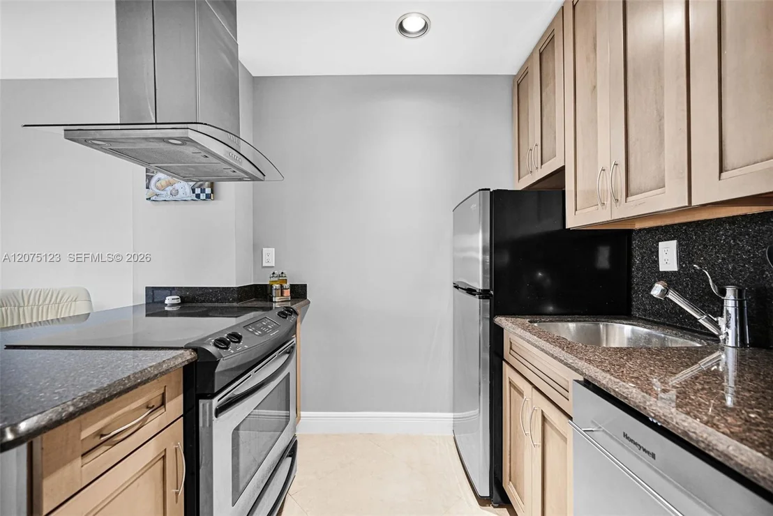 Photo of Unit 103 at 405 N Ocean Blvd