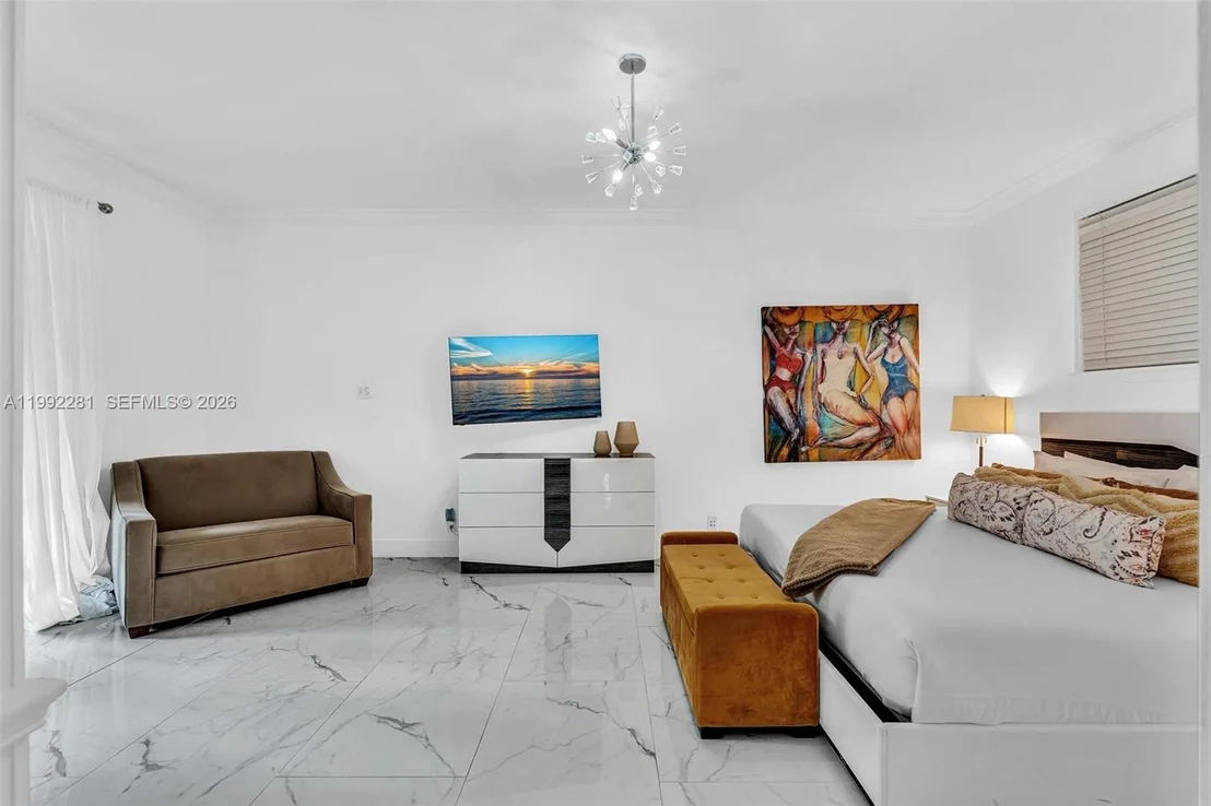 Photo of 472 Sunset Dr
