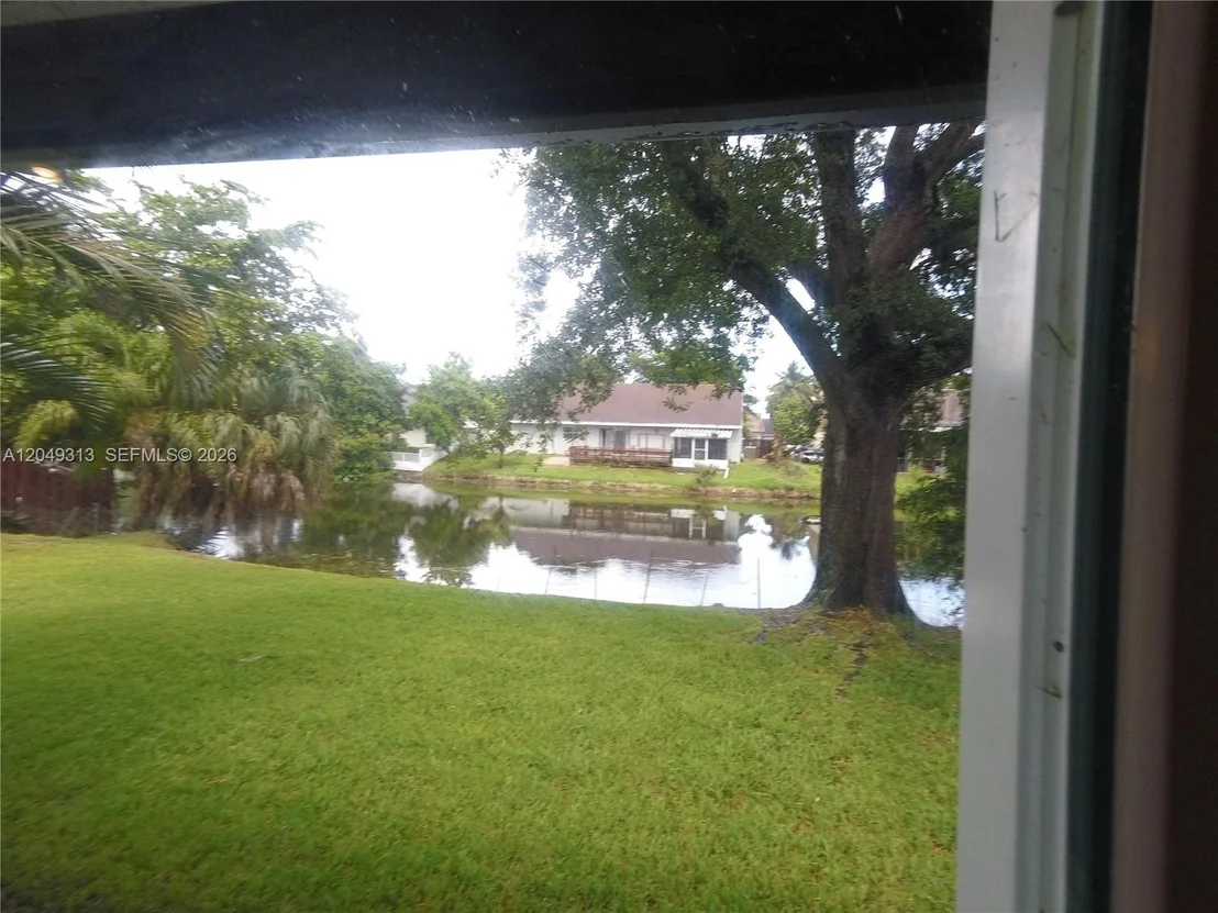 Photo of 2811 Devonwood Ave