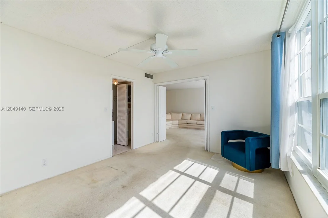 Photo of Unit 607 at 605 Oaks Dr
