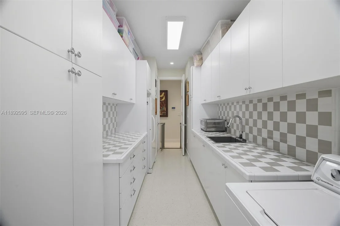 Photo of 5800 SW 99th Ter