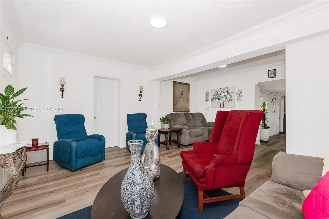 Photo of 359 W 35th St