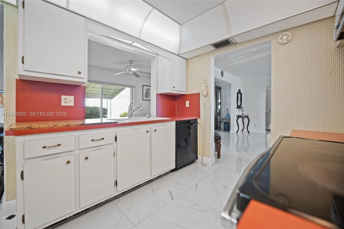 Photo of 2103 SW 20th Cir