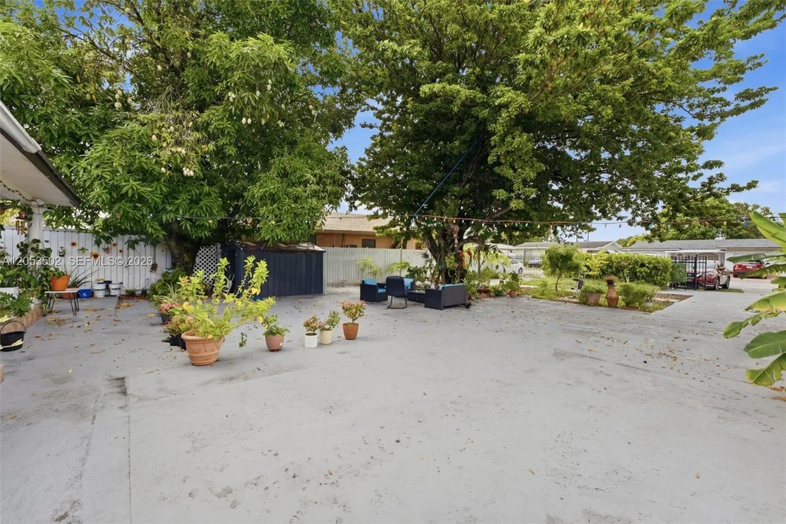 Photo of 419 SE 3rd St