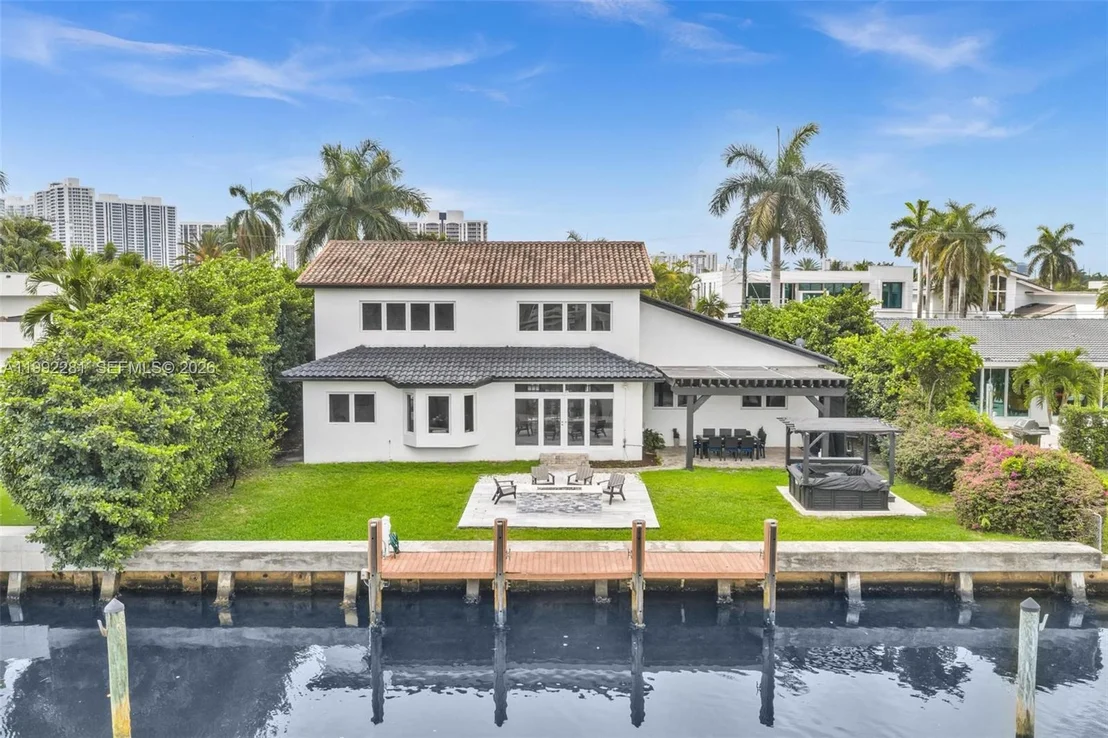 Photo of 472 Sunset Dr