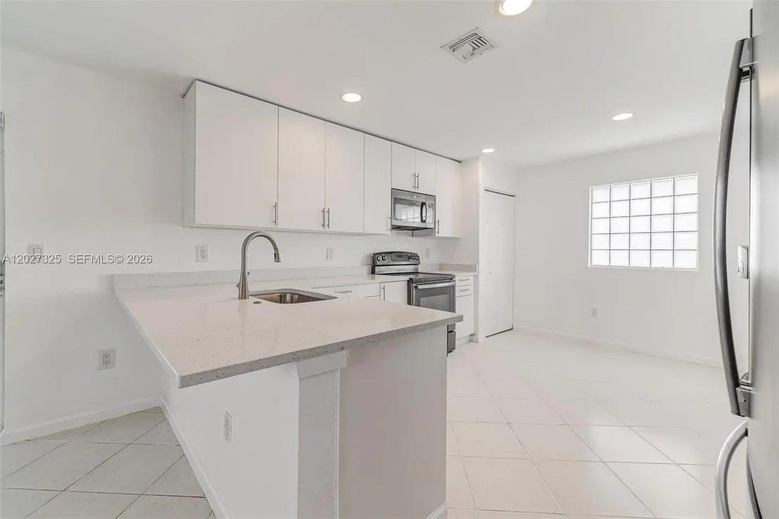 Photo of 6188 Azalea Cir