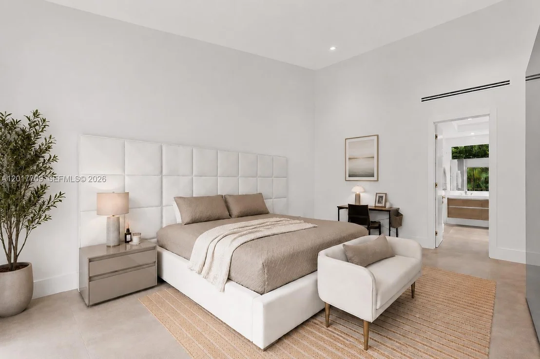 Photo of 10 Samana Dr