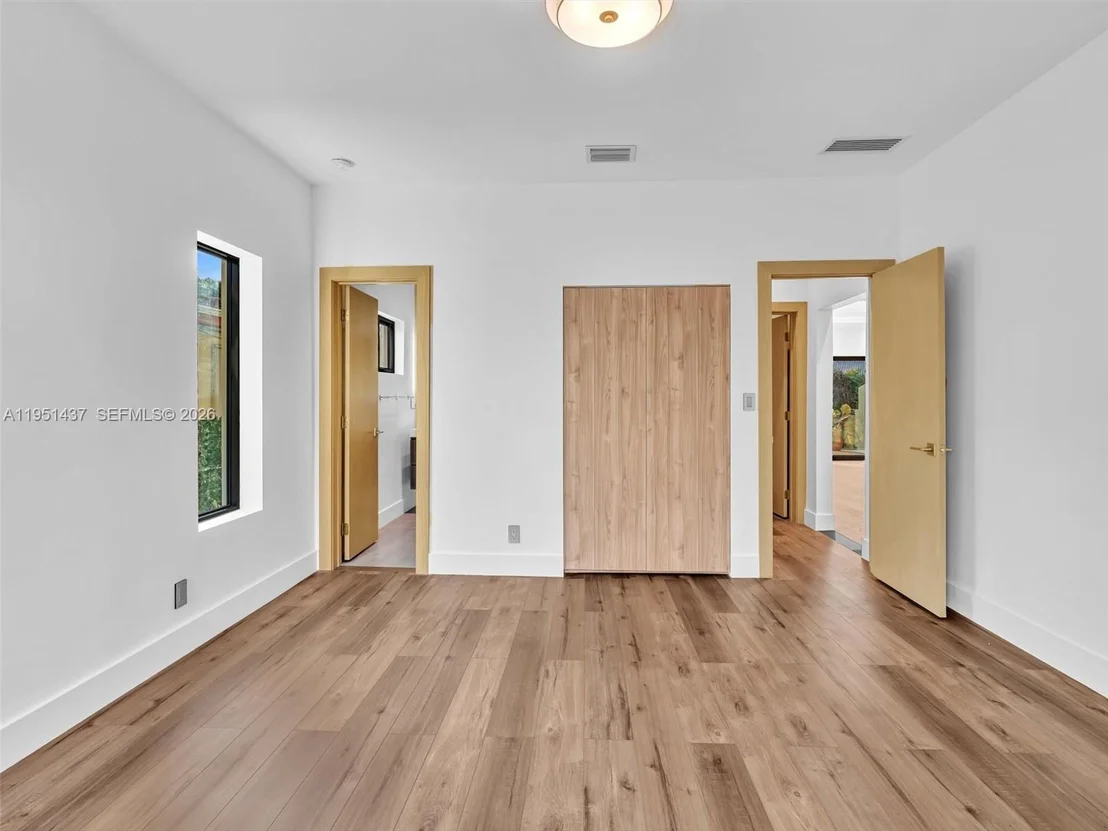 Photo of 9448 Abbott Ave