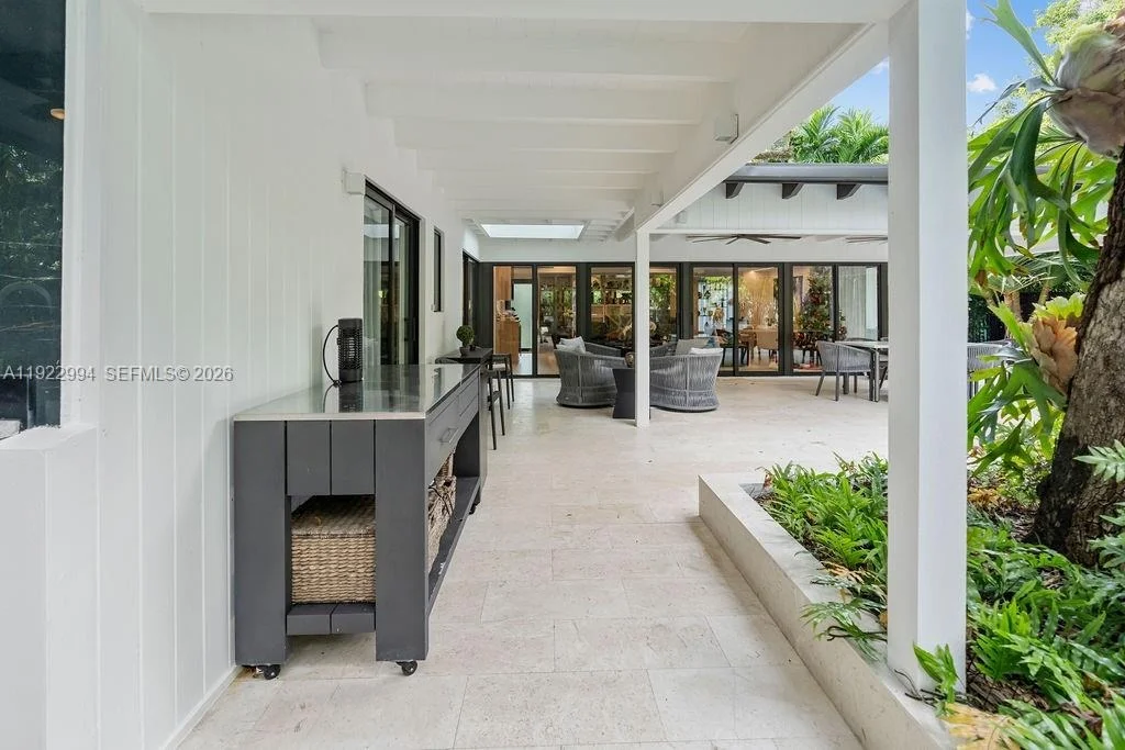 Photo of 4095 Battersea Rd
