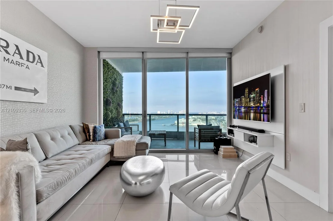 Photo of Unit 3003 at 900 Biscayne Blvd