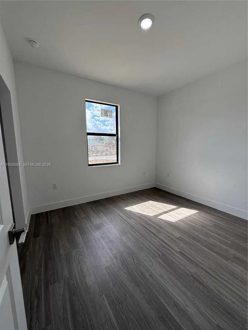 Photo of 1048 Jay Ct