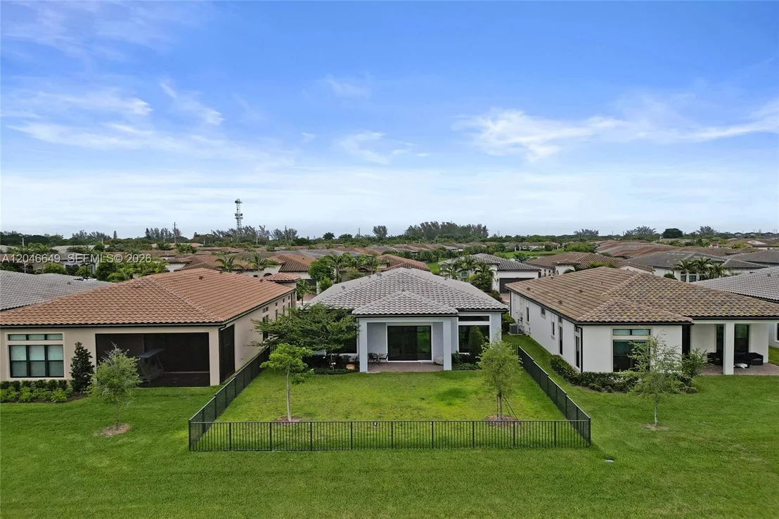 Photo of 8147 Juniper Dr