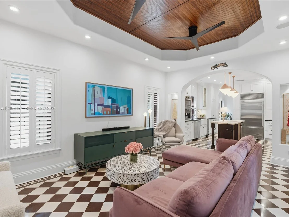 Photo of 421 Sarto Ave