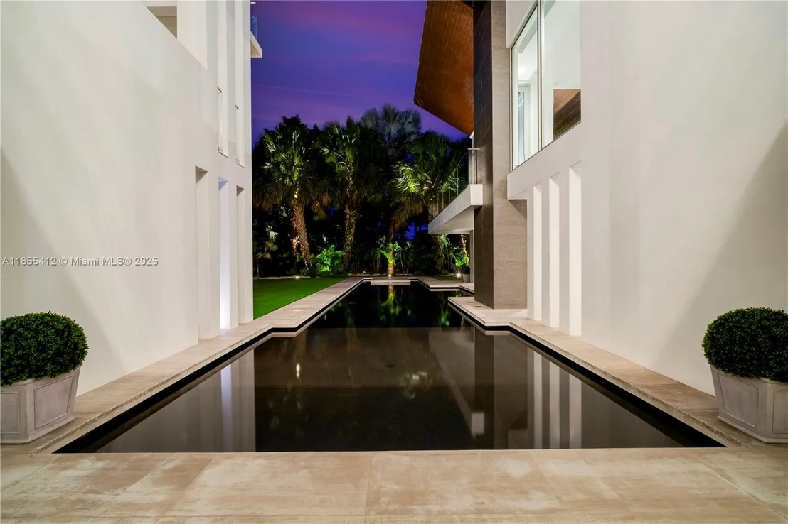 Photo of 545 SABAL PALM