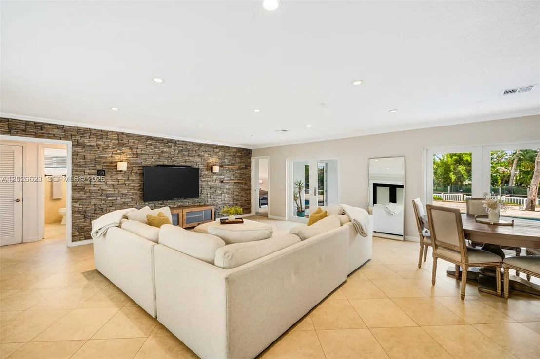 Photo of 620 SE 11th St
