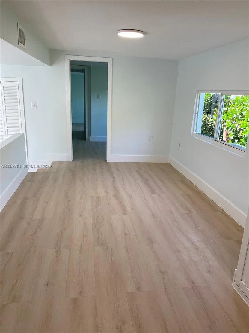 Photo of 181 2nd Ct