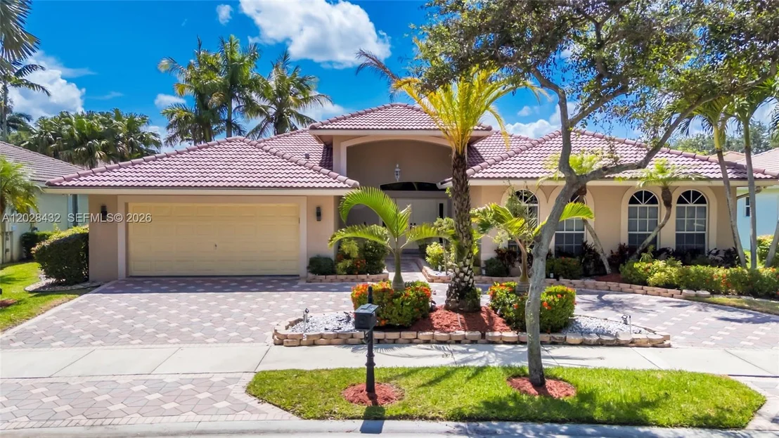 Photo of 3852 Oak Ridge Cir