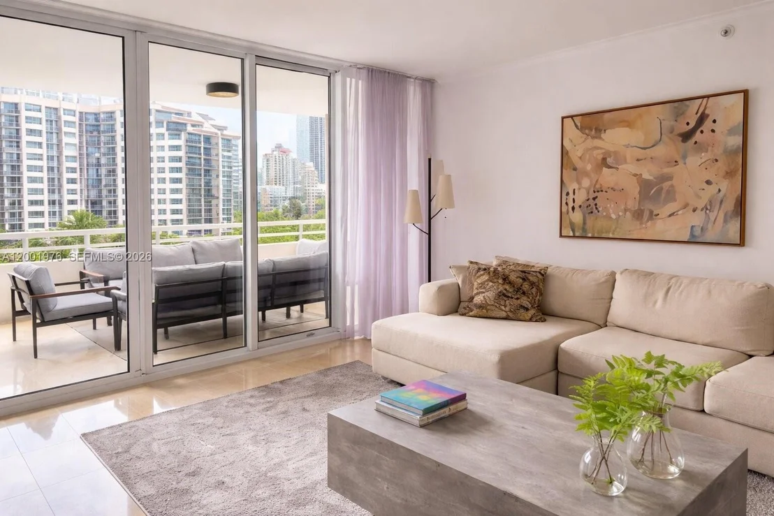 Photo of Unit 905 at 848 Brickell Key Dr