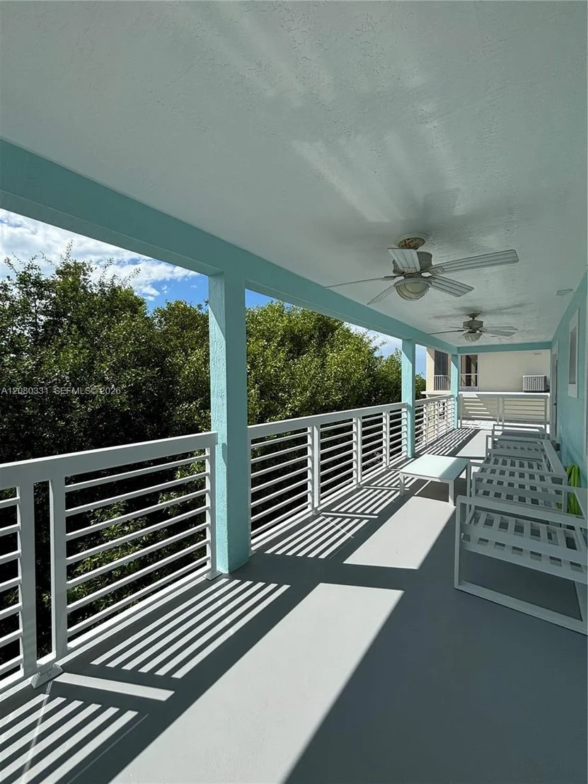 Photo of 102 Venetian Dr