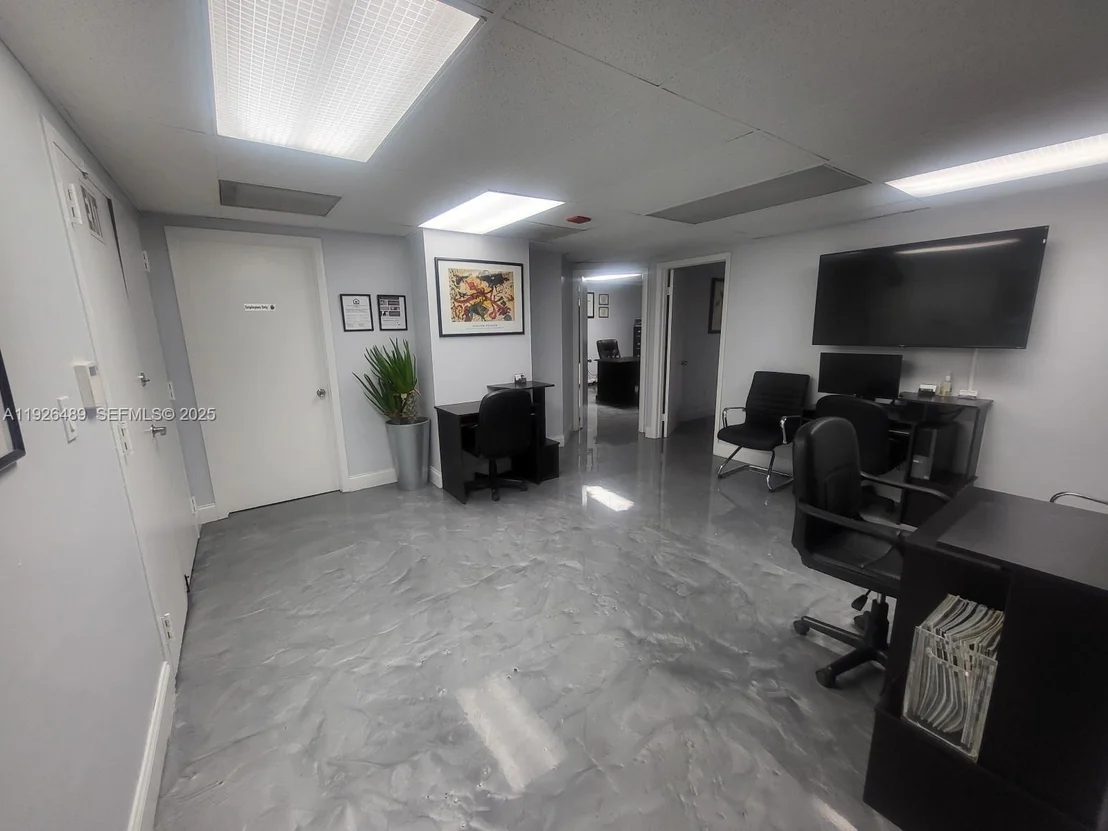 Photo of Unit CU206 at 13499 Biscayne Blvd