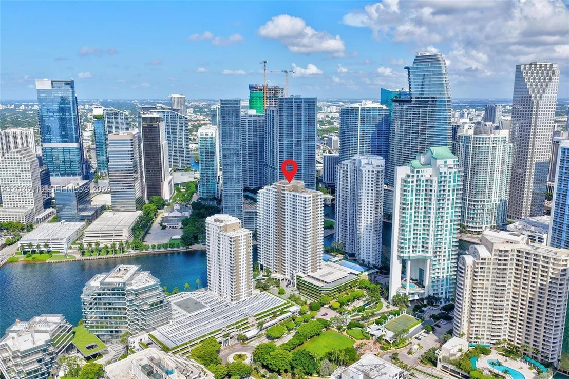 Photo of Unit 906 at 801 Brickell Key Blvd