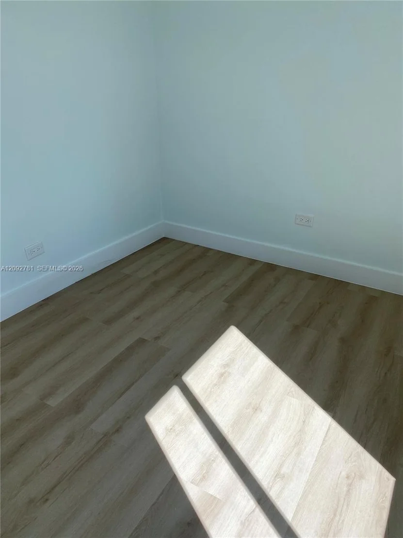 Photo of 181 2nd Ct
