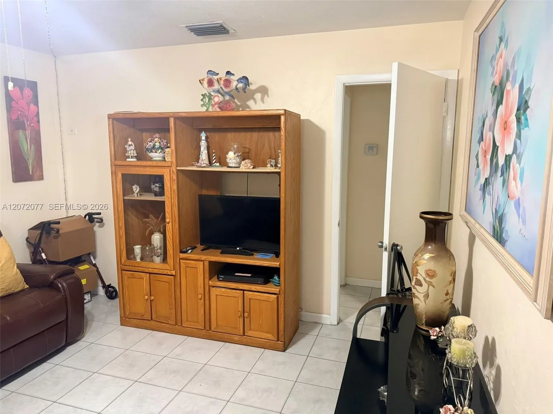 Photo of 512 Independence Rd