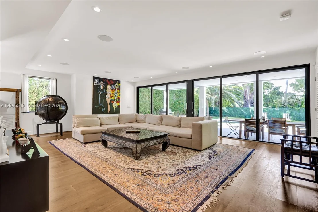 Photo of 2802 Prairie Ave