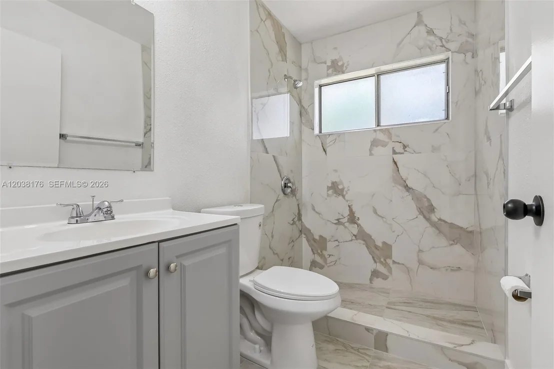 Photo of 1248 Riviera