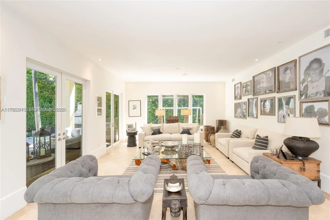 Photo of 31 Island Dr