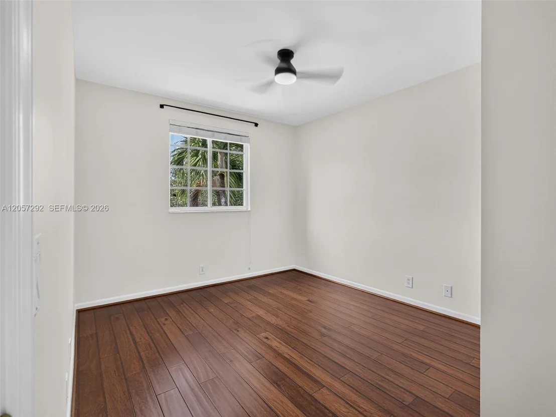 Photo of 1012 Cedar Falls Dr