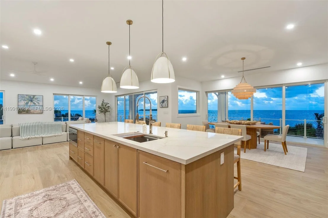Photo of 1002 Snapper Ln
