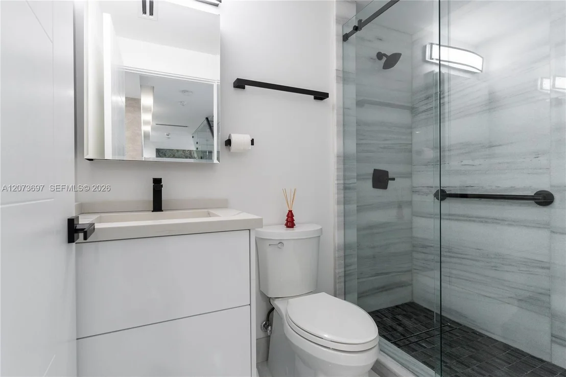Photo of 5601 N Ocean Dr