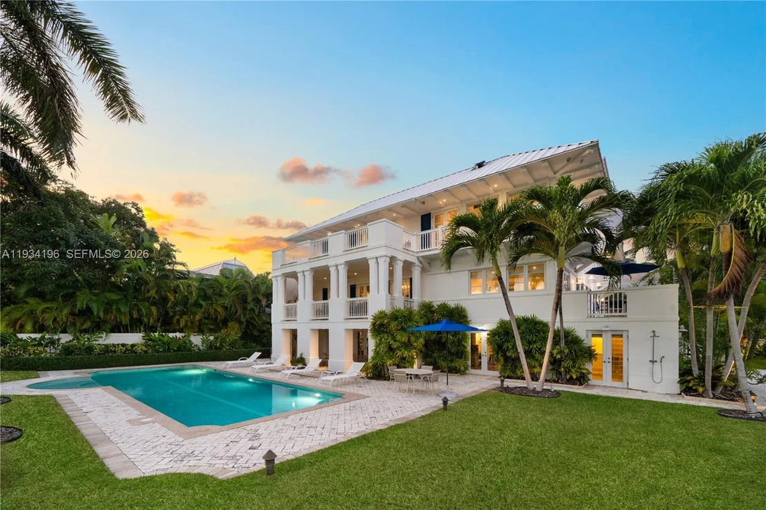 Photo of 100 Cape Florida Dr