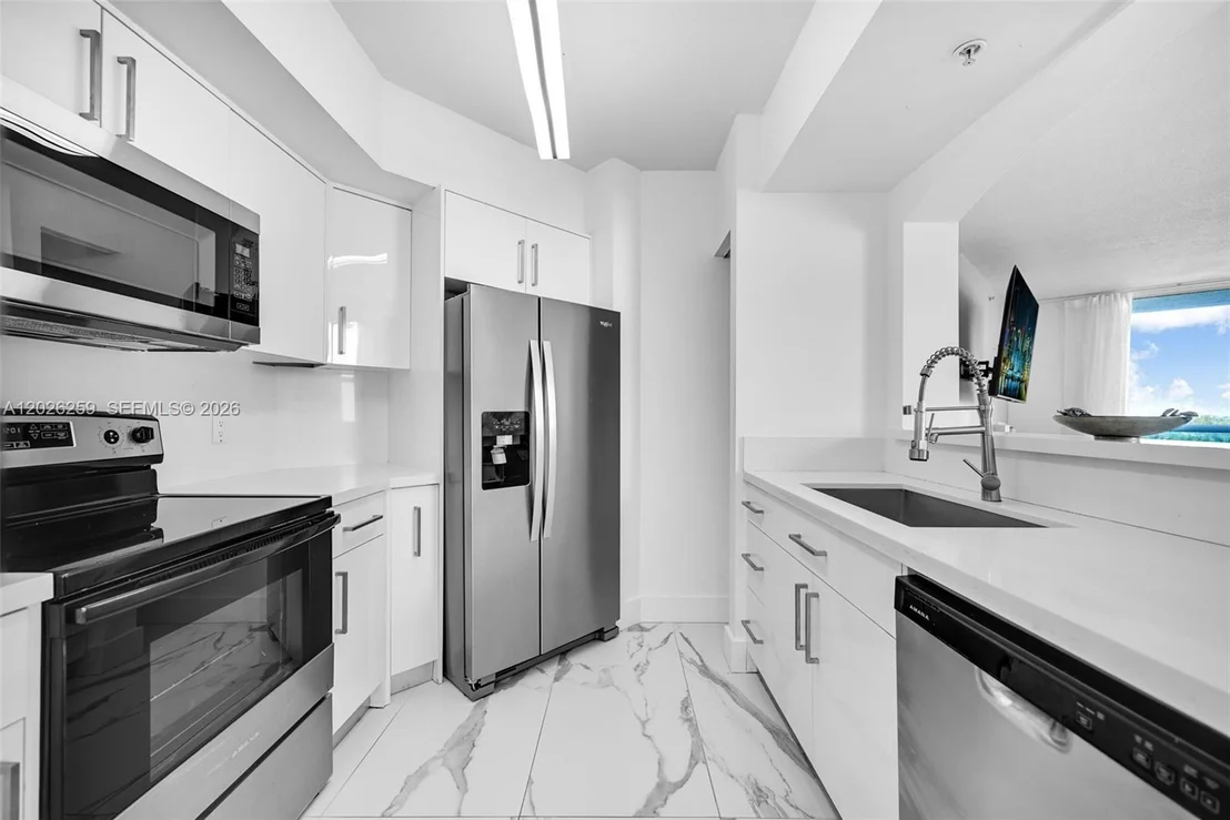 Photo of Unit 821 at 9201 Collins Ave