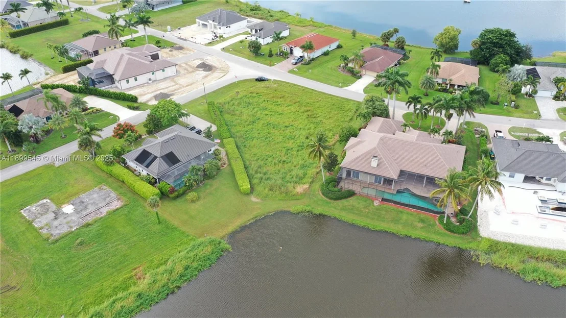 Photo of 18018 Royal Hammock Blvd