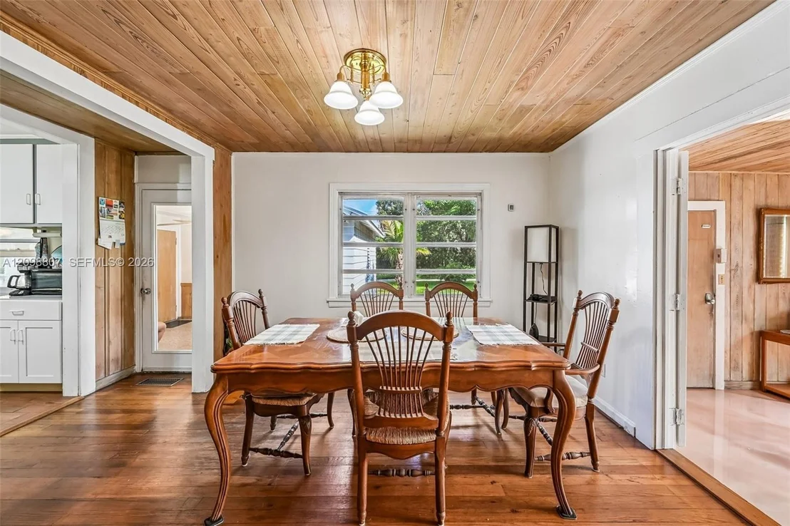 Photo of 3039 Sunrise Boulevard
