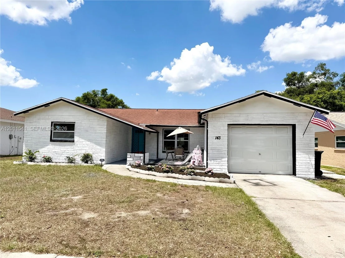 Photo of 143 VALLEY CIR