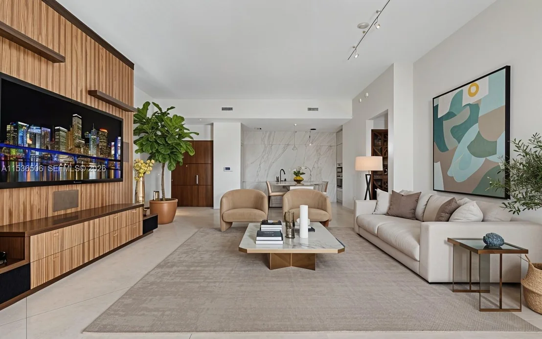 Photo of Unit 1002 at 900 Brickell Key Blvd