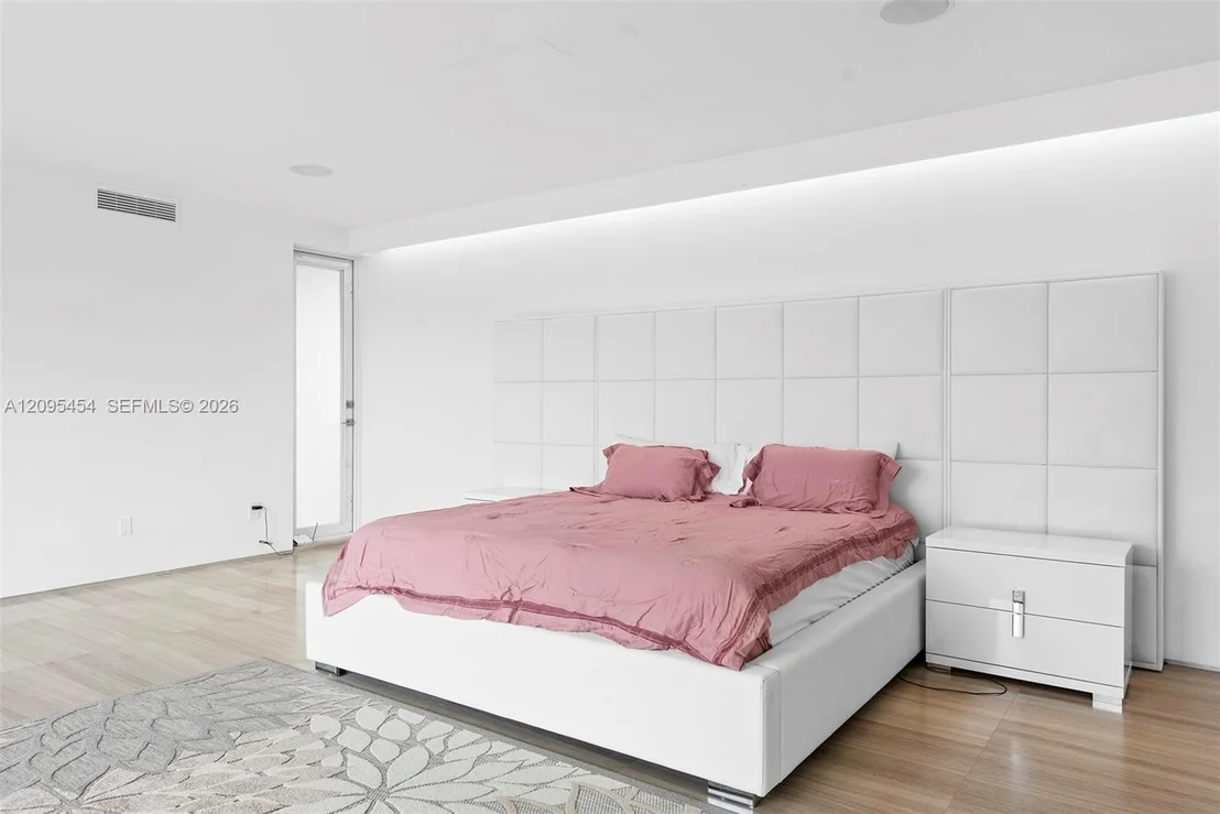 Photo of 480 Ocean Blvd