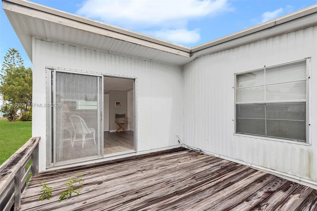 Photo of 812 S Silver Cir