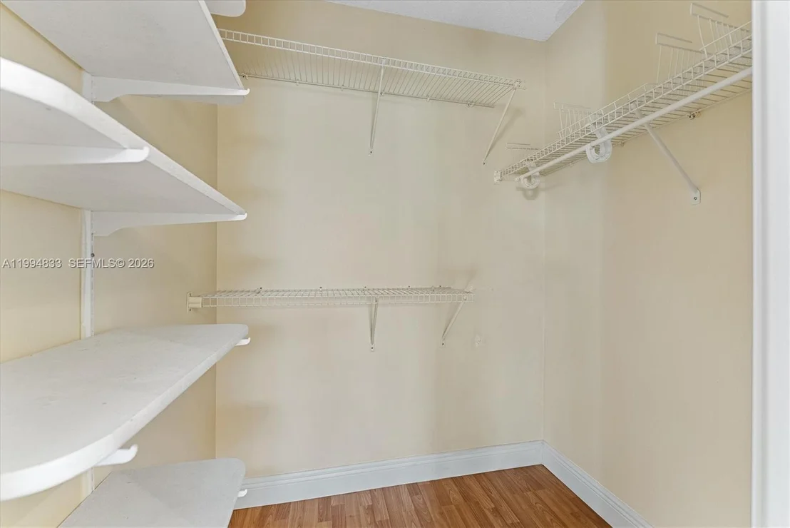 Photo of 5669 Pinecrest Cir