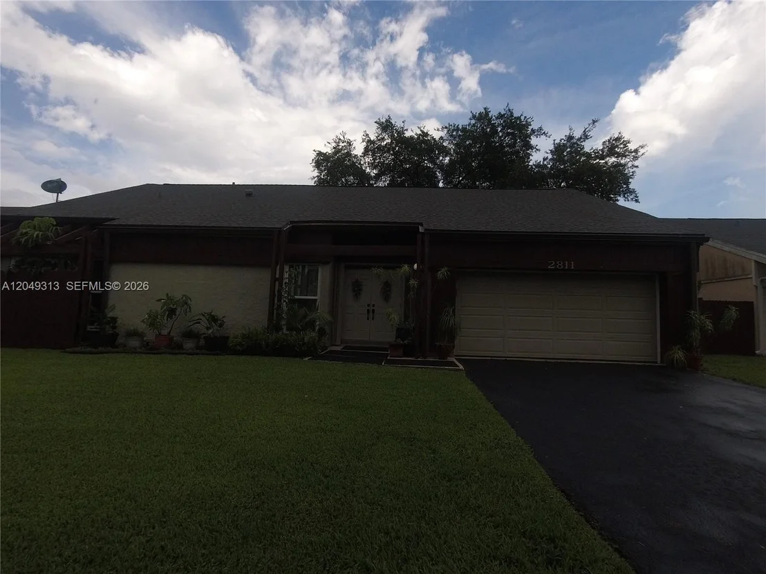 Photo of 2811 Devonwood Ave