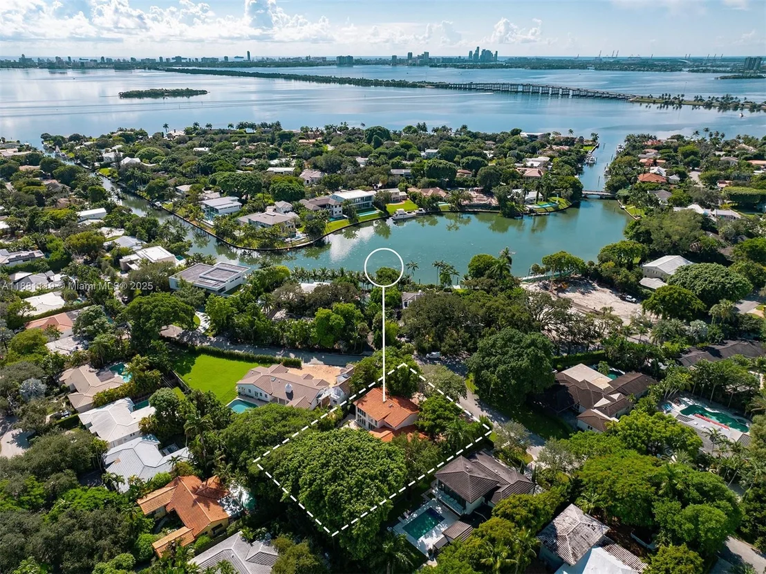 Photo of 575 Bay Point Rd