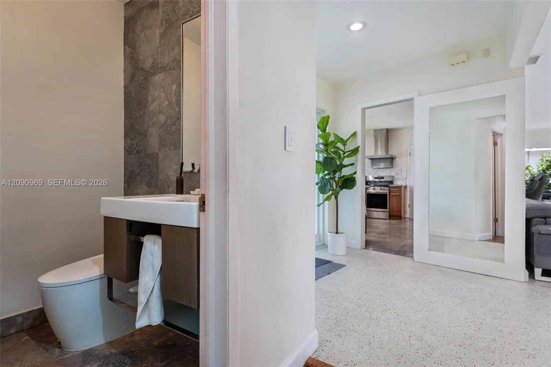 Photo of 9217 Bay Dr