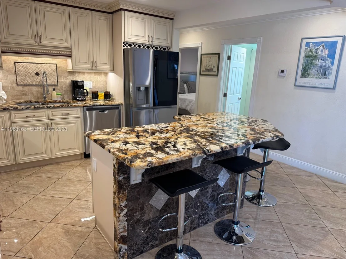 Photo of 2355 SE 7th St
